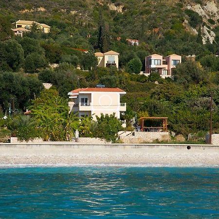 Christina Studios Lourdata  Bagian luar foto